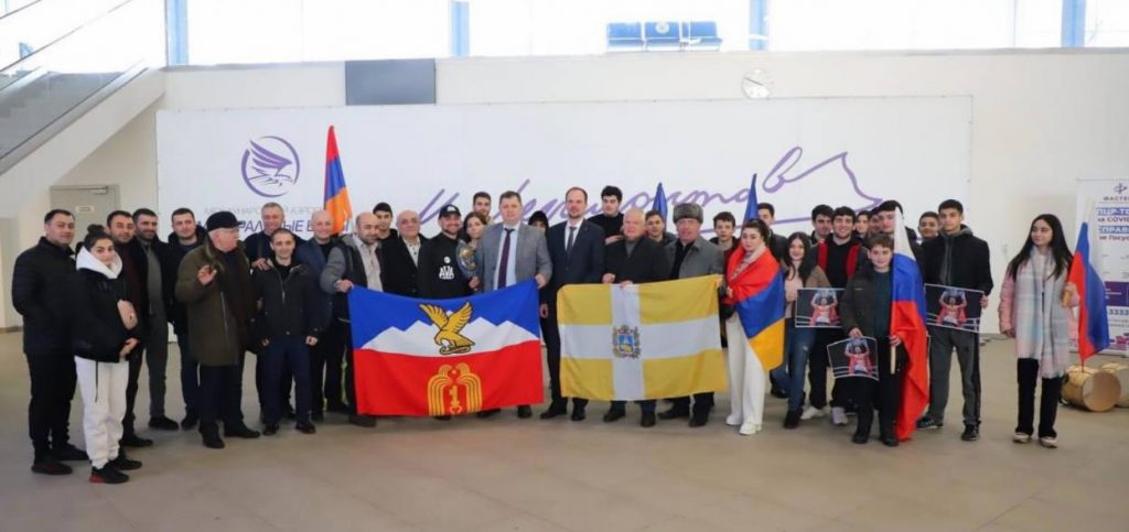 Пятигорчане встретили в аэропорту Минеральных Вод Давида Аванесяна - пятикратного чемпиона Европы по версии EBU