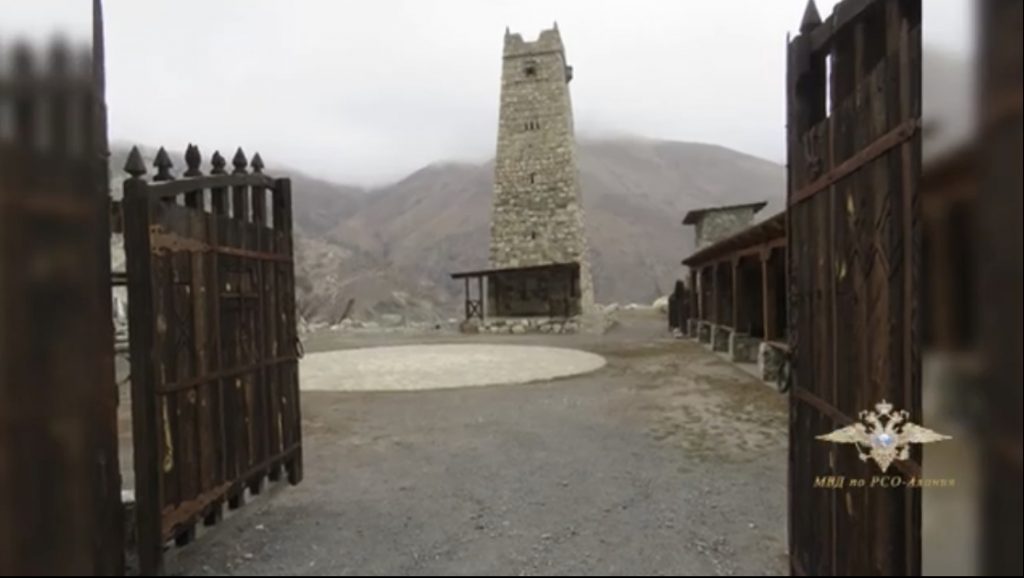 В Северной Осетии нашли вора, забравшего реликвии из родовой башни 