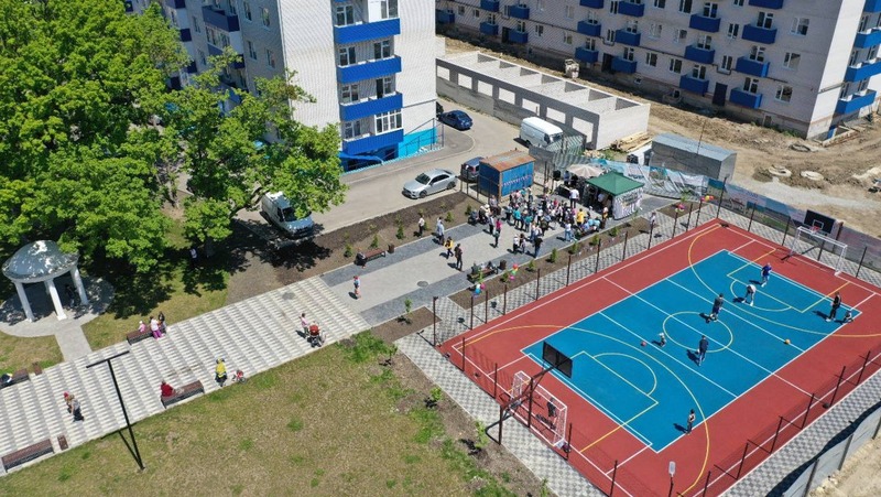 Многофункциональная спортплощадка в ЖК «Родники» торжественно открылась в Ставрополе