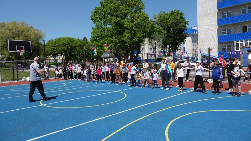 Многофункциональная спортплощадка в ЖК «Родники» торжественно открылась в Ставрополе
