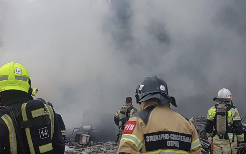 В Ставрополе потушили крупный пожар на одном из складов  