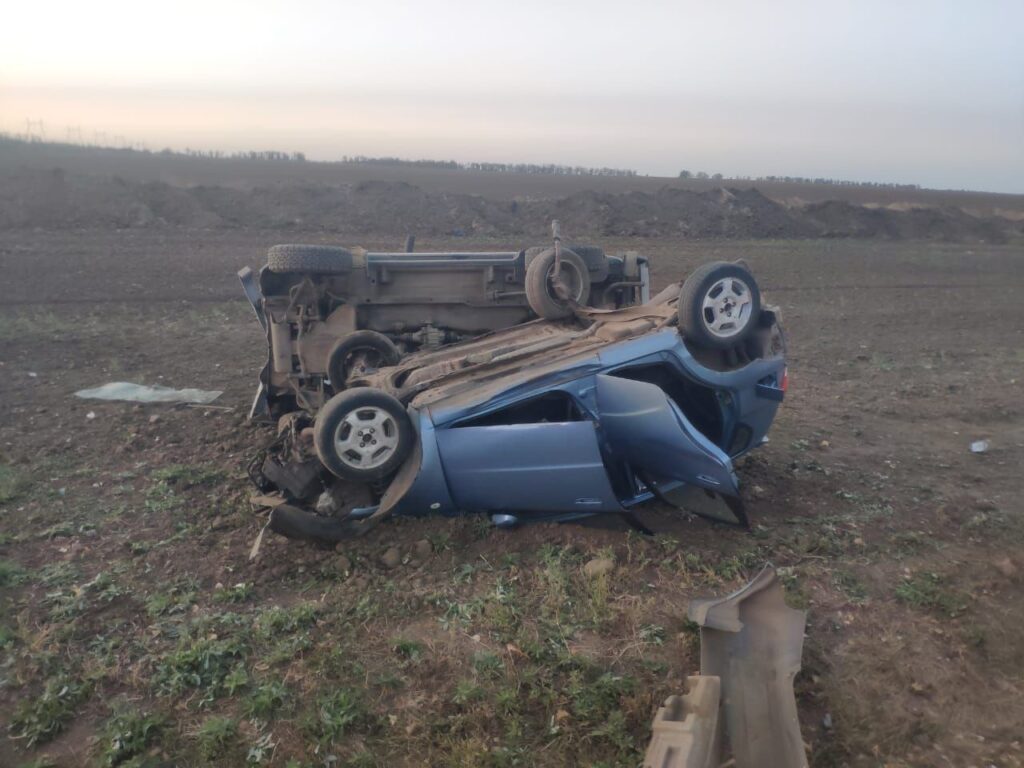 В Грачевском округе несоблюдение дистанции привело к столкновению двух автомобилей, пострадали трое участников